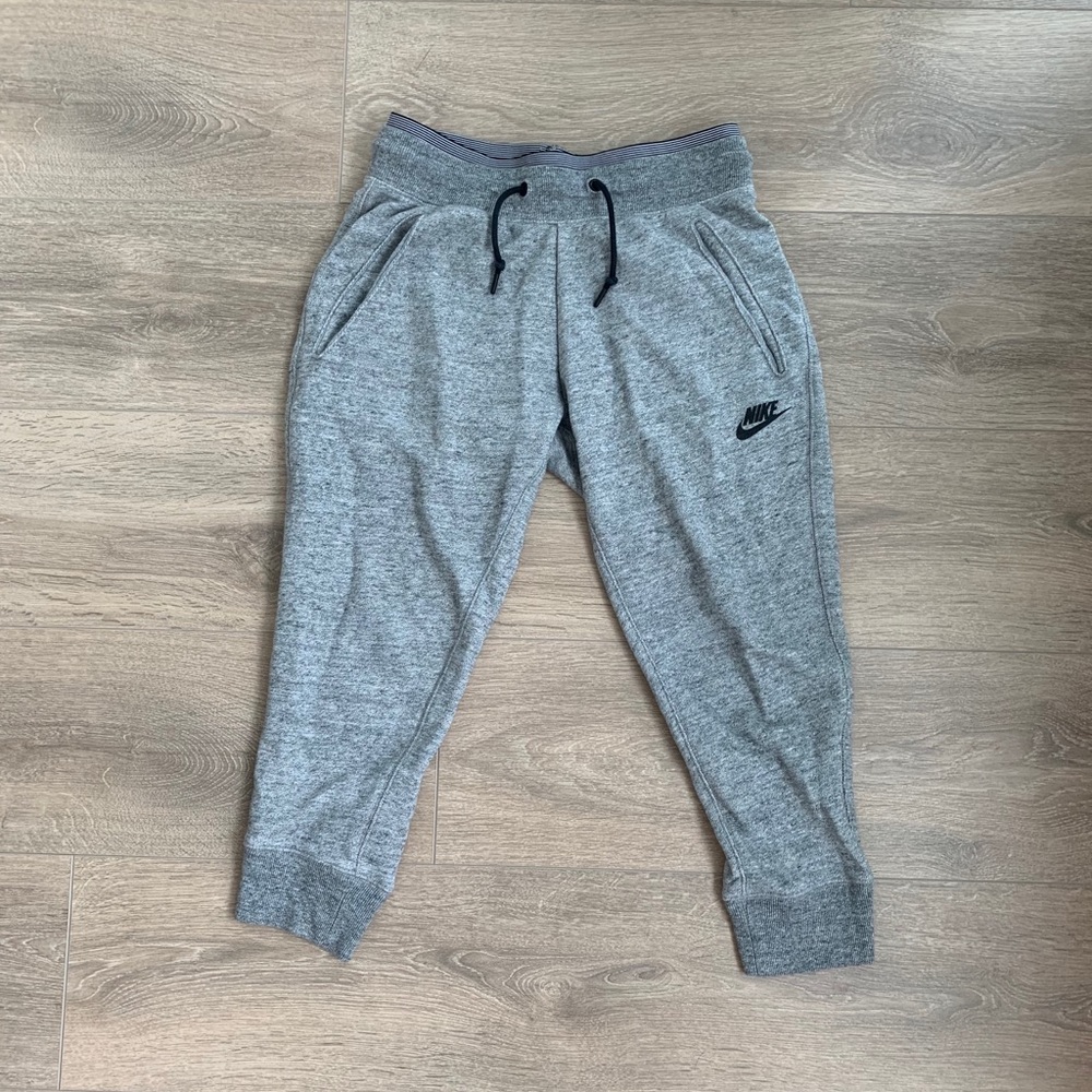 Nike Cropped Sweatpants